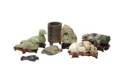 Lot 205 - EIGHT CHINESE JADE AND HARDSTONE CARVINGS.