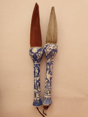 Lot 693 - A SMALL COLLECTION OF CHINESE BRUSHES.