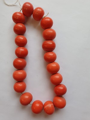 Lot 694 - A SET OF CHINESE CORAL JEWELLERY.