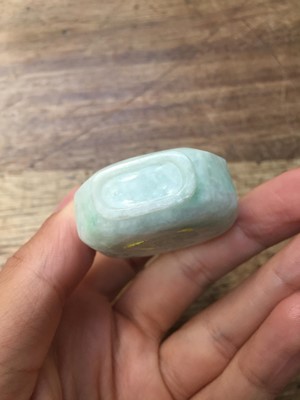 Lot 375 - A SMALL COLLECTION OF CHINESE SNUFF BOTTLES.