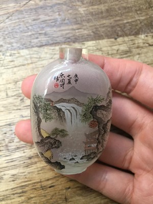 Lot 375 - A SMALL COLLECTION OF CHINESE SNUFF BOTTLES.