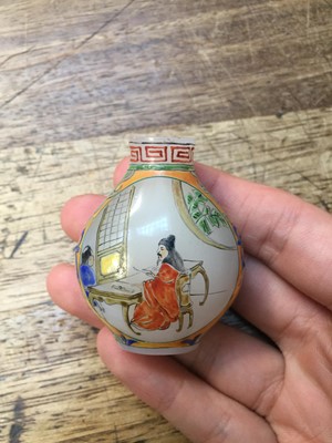 Lot 375 - A SMALL COLLECTION OF CHINESE SNUFF BOTTLES.