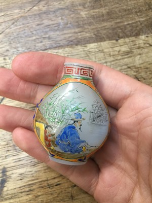 Lot 375 - A SMALL COLLECTION OF CHINESE SNUFF BOTTLES.