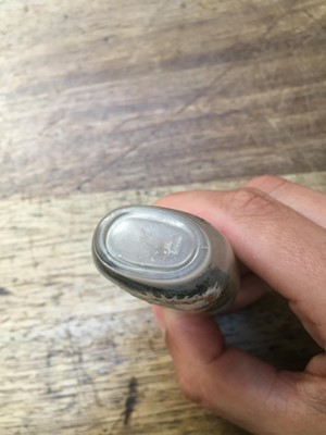 Lot 375 - A SMALL COLLECTION OF CHINESE SNUFF BOTTLES.