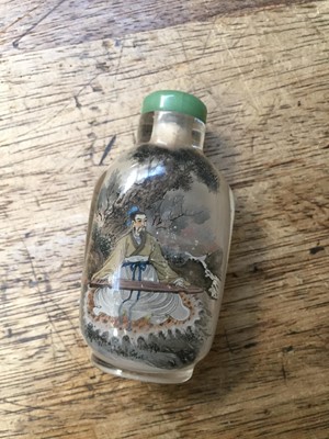 Lot 375 - A SMALL COLLECTION OF CHINESE SNUFF BOTTLES.