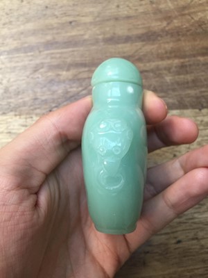 Lot 375 - A SMALL COLLECTION OF CHINESE SNUFF BOTTLES.