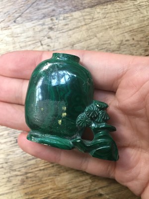 Lot 375 - A SMALL COLLECTION OF CHINESE SNUFF BOTTLES.