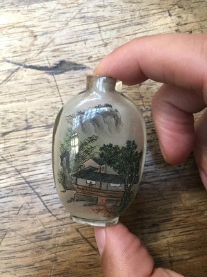 Lot 375 - A SMALL COLLECTION OF CHINESE SNUFF BOTTLES.