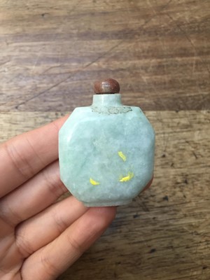 Lot 375 - A SMALL COLLECTION OF CHINESE SNUFF BOTTLES.