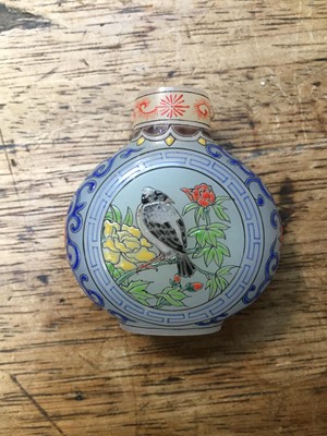 Lot 375 - A SMALL COLLECTION OF CHINESE SNUFF BOTTLES.