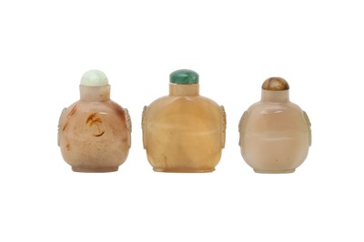 Lot 378 - THREE CHINESE AGATE SNUFF BOTTLES.