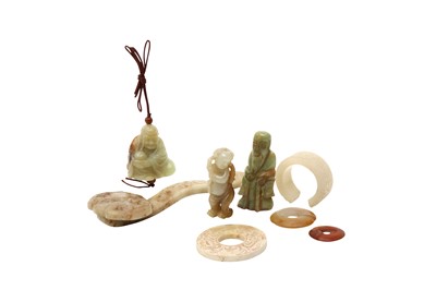 Lot 505 - EIGHT CHINESE JADE CARVINGS.