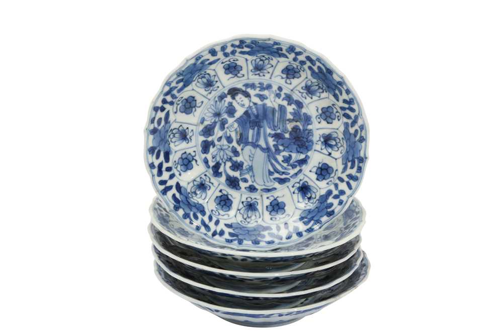 Lot 631 - FIVE CHINESE BLUE AND WHITE DISHES.