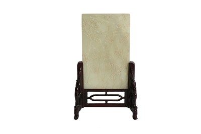 Lot 535 - A CHINESE PALE CELADON JADE MINIATURE TABLE SCREEN.
