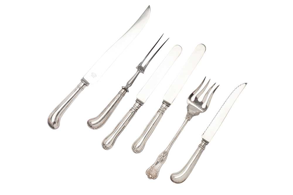 Lot 101 - A George V sterling silver handled carving set,...