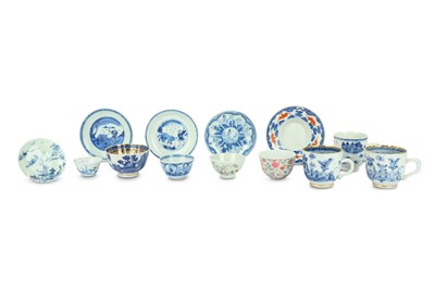 Lot 349 - A GROUP OF CHINESE BLUE AND WHITE AND FAMILLE...