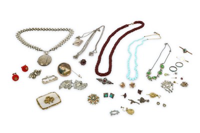 Lot 215 - A quantity of costume jewellery, including an...