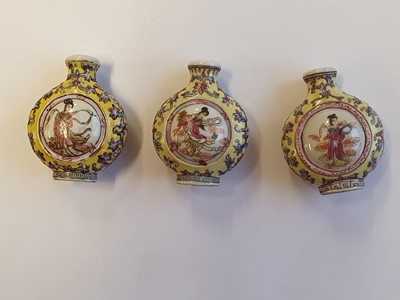 Lot 436 - A COLLECTION OF SEVEN CHINESE SNUFF BOTTLES