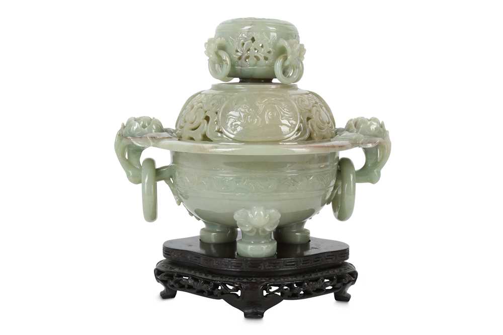 Lot 80 - A CHINESE PALE CELADON HARDSTONE INCENSE BURNER AND COVER.