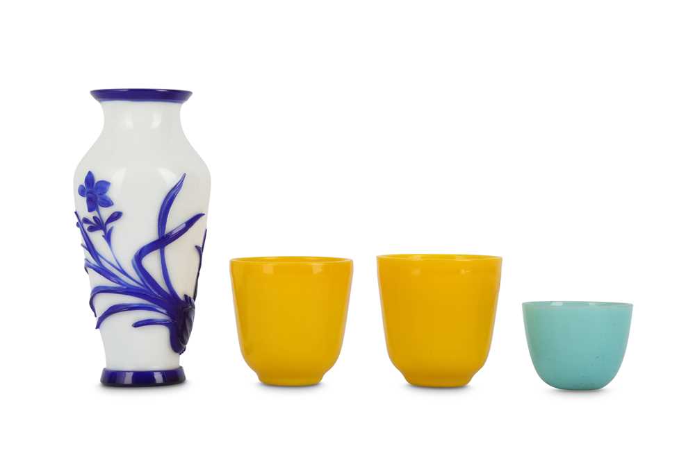 Lot 723 - A SMALL GROUP OF CHINESE BEIJING GLASS ITEMS.