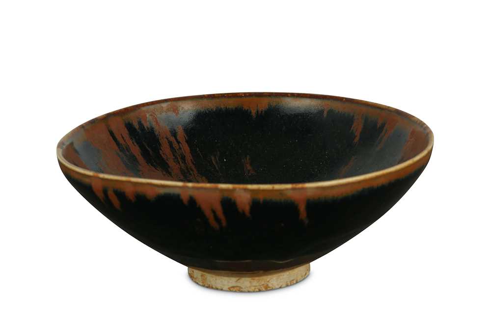 Lot 317 - A CHINESE JIAN BOWL. Decorated with black...