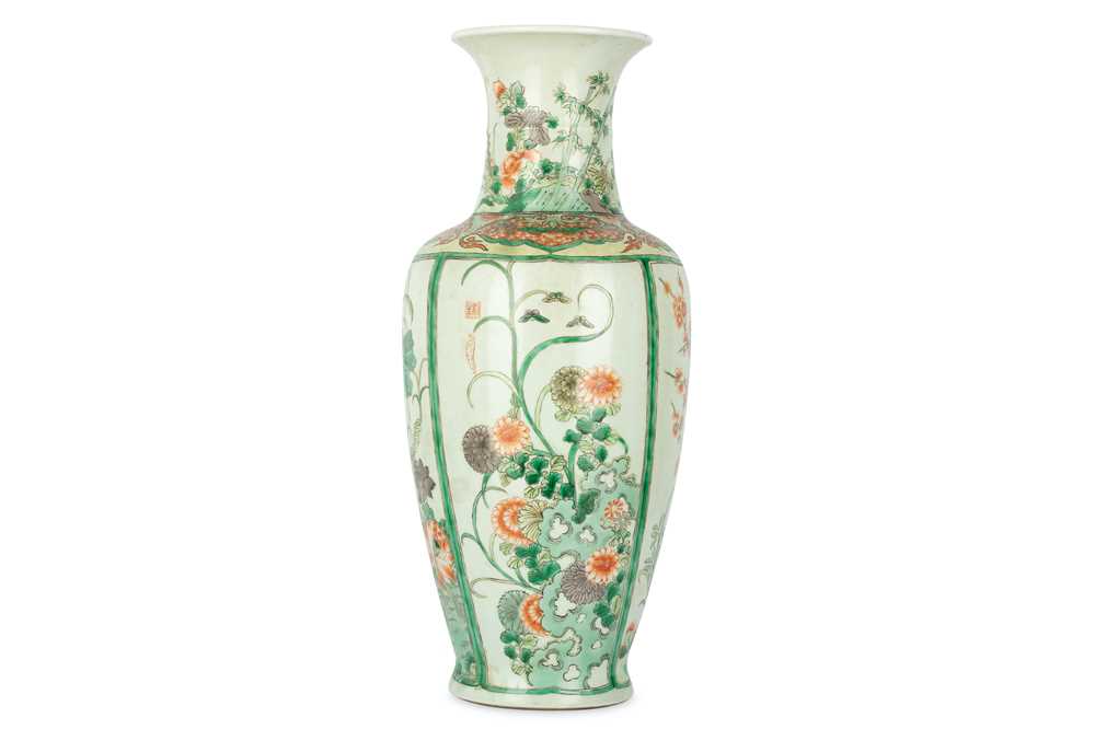 Lot 26 - A LARGE CHINESE FAMILLE VERTE 'FLOWERS' BALUSTER VASE.