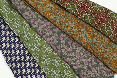 Lot 154 - Five Hermes Silk Ties