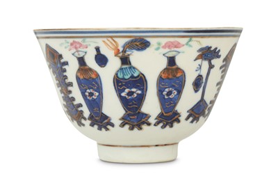 Lot 425 - A CHINESE BLUE AND WHITE 'PRECIOUS OBJECTS' BOWL.