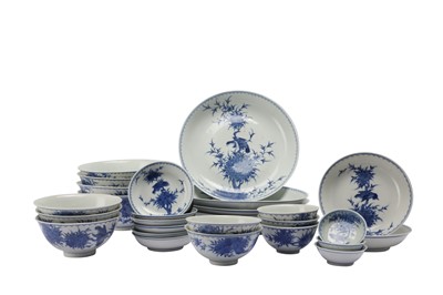 Lot 729 - A COLLECTION OF CHINESE BLUE AND WHITE PORCELAIN.
