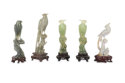 Lot 637 - FIVE CHINESE HARDSTONE CARVINGS OF BIRDS.