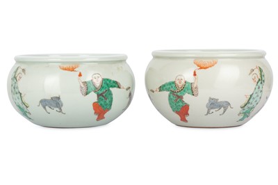 Lot 137 - A PAIR OF CHINESE FAMILLE VERTE ‘IMMORTALS’...