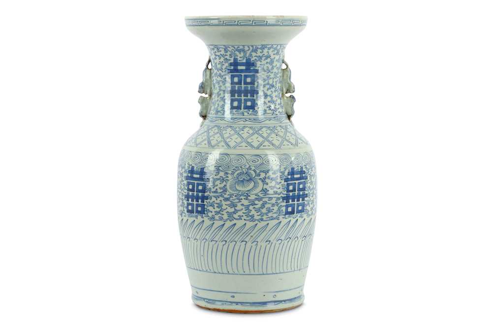 Lot 80 - A first quarter 20th Century blue and white...