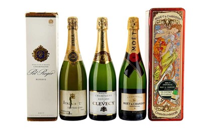 Lot 38 - Mixed Lot of Champagne comprising of 5 Bottles