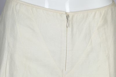 Lot 116 - Chanel White Trousers - size 42