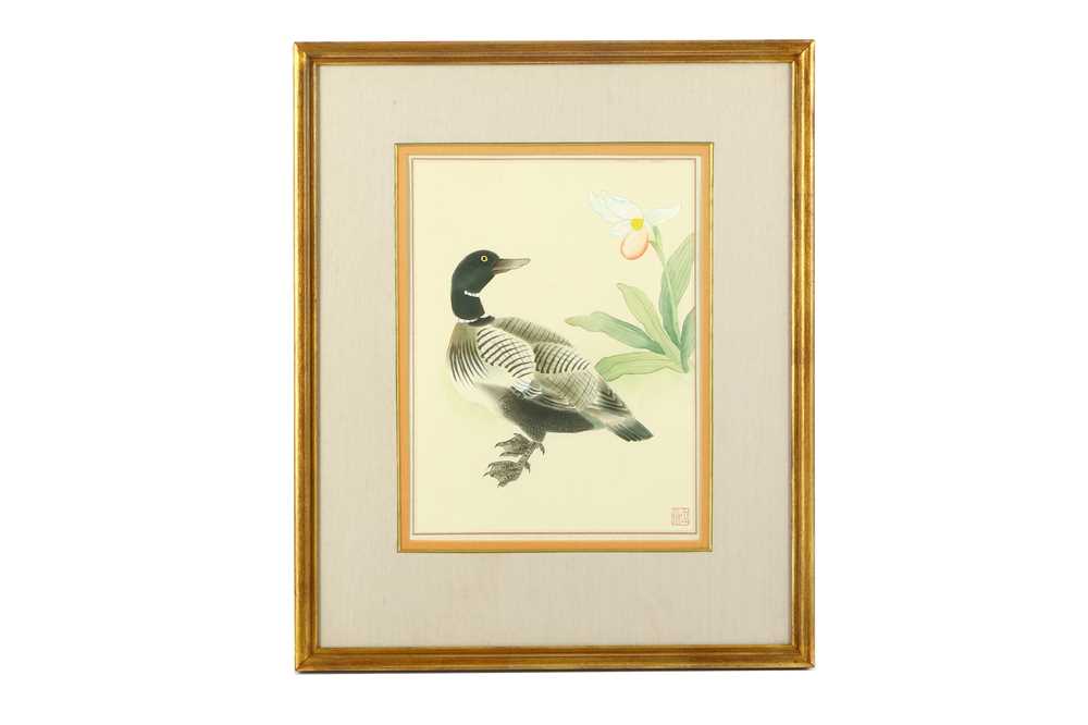 Lot 489 - A PAIR OF JAPANESE MEIJI PERIOD WATERCOLOUR, PEN AND INK DRAWINGS ON SILK DEPICTING BIRDS