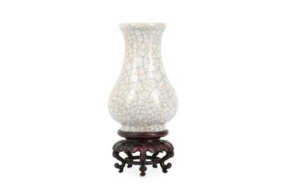 Lot 177 - A CHINESE CRACKLE-GLAZED VASE. The ovoid body...