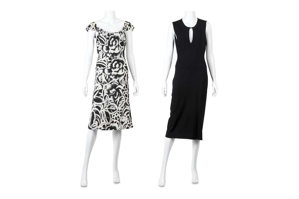 Lot 379 - Two Gucci Dresses - sizes L and 40