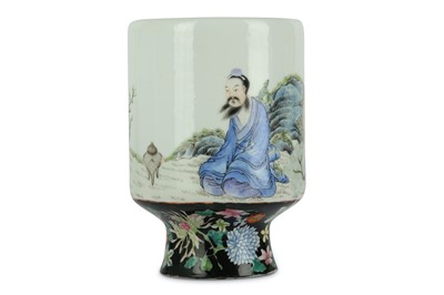 Lot 325 - A Chinese famillerose 'immortals' stem pot。