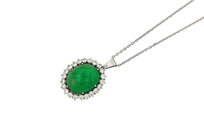 Lot 184 - An emerald and diamond cluster pendant The...