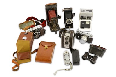 Lot 271 - Assorted Cameras