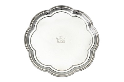 Lot 485 - A George V sterling silver octofoil salver, Sheffield 1927 by Mappin & Webb