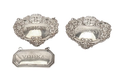 Lot 94 - A mixed group of sterling silver, comprising a...