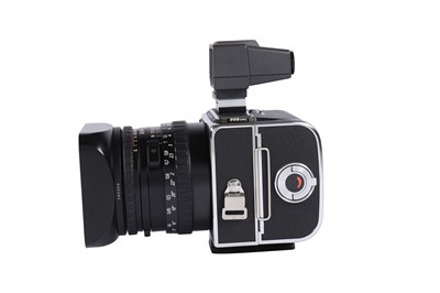 Lot 165 - A Hasselblad 905 SWC Medium Format Camera