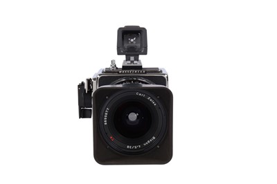 Lot 165 - A Hasselblad 905 SWC Medium Format Camera