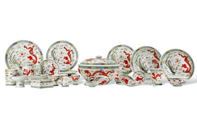 Lot 351 - A CHINESE FAMILLE ROSE 'DRAGON AND PHOENIX'...