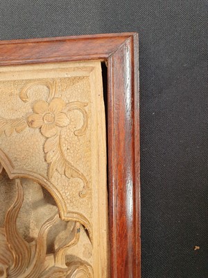 Lot 690 - A CHINESE BOXWOOD INSET HARDWOOD 'DRAGON AND PHOENIX' BOX AND COVER.