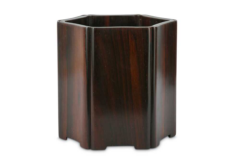 Lot 688 - A CHINESE WOOD HEXAGONAL BRUSH POT, BITONG.