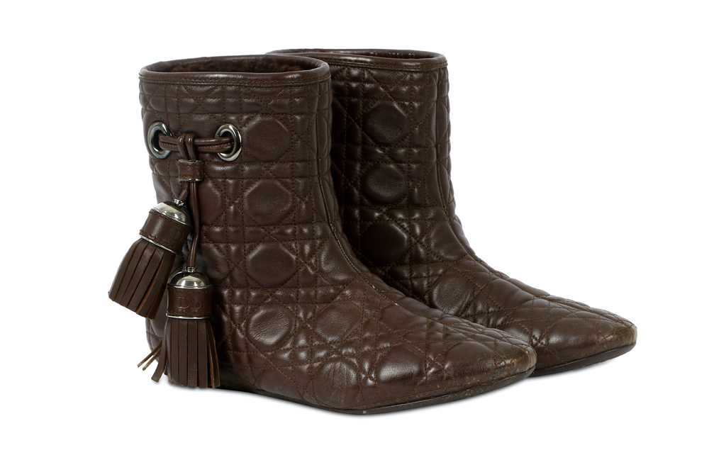 Lot 277 - Christian Dior Brown Leather Cannage Shearling Lined Boots - size 37