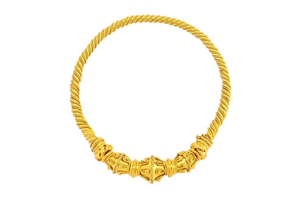 Lot 61 - A collar necklace Of ropetwist design,...