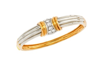 Lot 173 - A diamond bangle and ring suite The hinged...